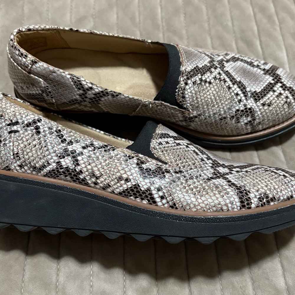 Clarks Women's Snakeskin Pattern Loafers - Picture 6 of 9